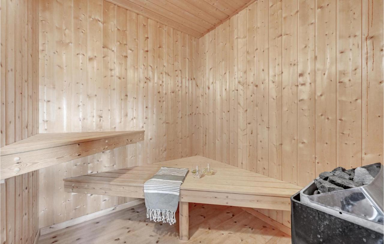 Stunning Home In Hvide Sande With Kitchen Bjerregård Esterno foto